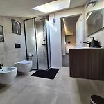 Moderna Mansarda Con Parcheggio Gratuito Appartement