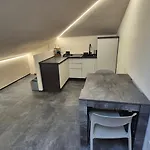 Moderna Mansarda Con Parcheggio Gratuito * Alba (Piedmont)