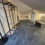 Moderna Mansarda Con Parcheggio Gratuito Alba (Piedmont)