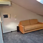 Moderna Mansarda Con Parcheggio Gratuito Appartamento Alba (Piedmont)