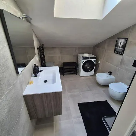 Moderna Mansarda Con Parcheggio Gratuito *