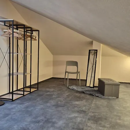 Appartement Moderna Mansarda Con Parcheggio Gratuito Alba (Piedmont)