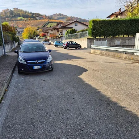 Moderna Mansarda Con Parcheggio Gratuito Appartement